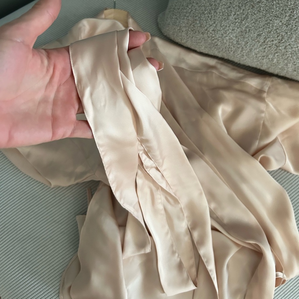 NEW Victoria’s Secret Satin Robe and Cami Set, L - Picture 6 of 9